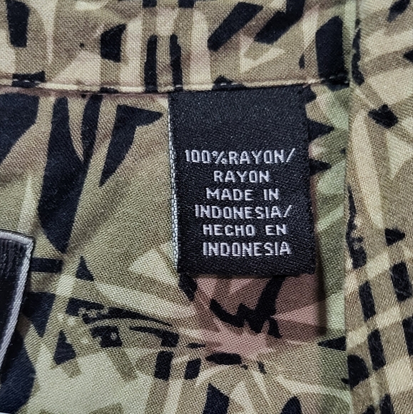 Ocean Pacific Men's Tan Floral Hawaiian Button Down Short Sleeve Shirt Size XL - Picture 4 of 6